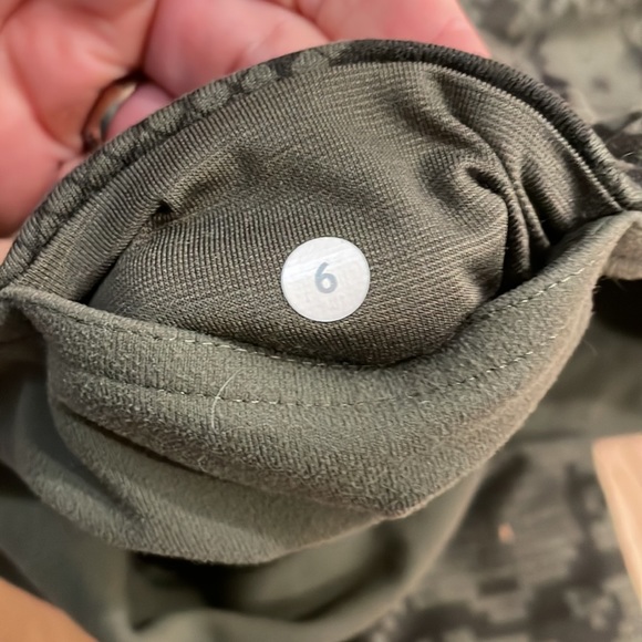 Lululemon crop leggings. - Picture 2 of 6